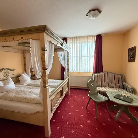 Burgenblick Garni & Tagungshotel ארפורט