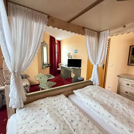 Landhotel Burgenblick Ξενοδοχείο