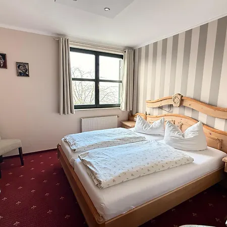 Landhotel Burgenblick Ξενοδοχείο