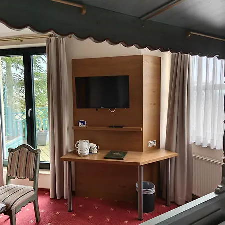 מלון Burgenblick Garni & Tagungshotel 3*