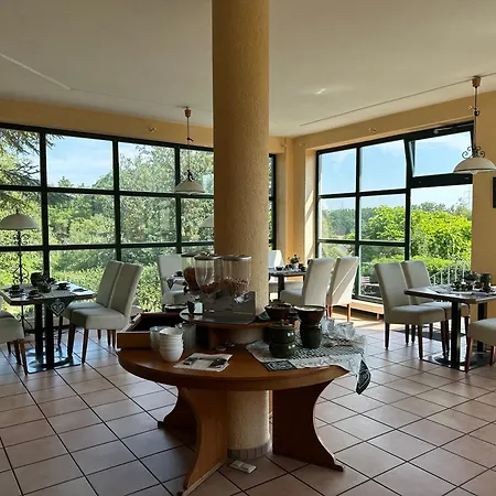 Landhotel Burgenblick Ξενοδοχείο