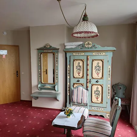 Ξενοδοχείο Landhotel Burgenblick 3*