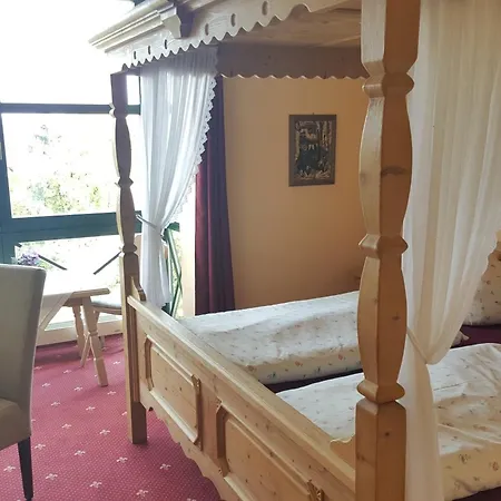 호텔 Burgenblick 3*