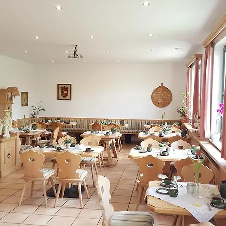 Hotel Landhotel Burgenblick 3*