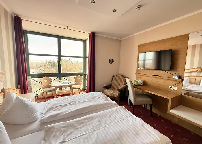 Hotel Burgenblick 3*